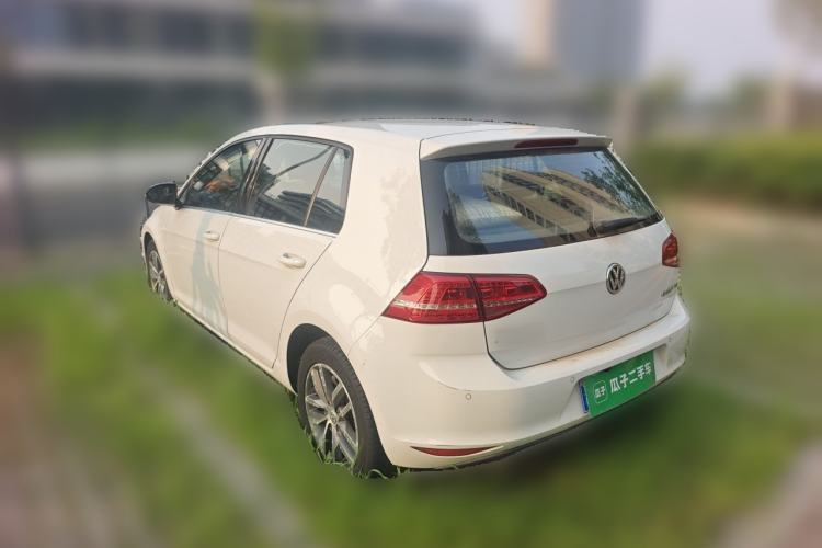 Used Volkswagen Golf 2015 1.4TSI Automatic Luxury Model Rear Left 45 Deg