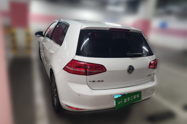 Used Volkswagen Golf 2015 1.4TSI Automatic Luxury Model Rear Left 45 Deg