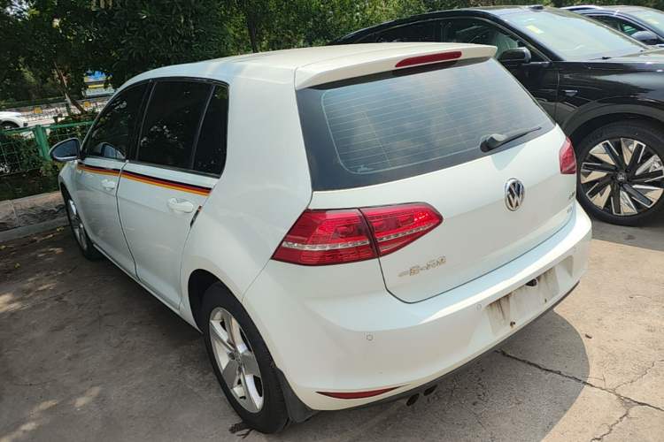 Used Volkswagen Golf 2015 1.4TSI Automatic Comfort Model Rear Left 45 Deg