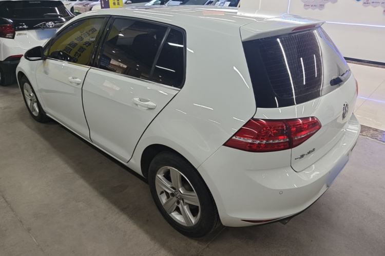 Used Volkswagen Golf 2015 1.4TSI Automatic Luxury Model Rear Left 45 Deg
