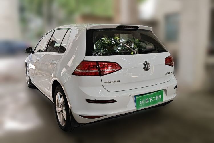 Used Volkswagen Golf 2015 1.4TSI Automatic Luxury Model Rear Left 45 Deg