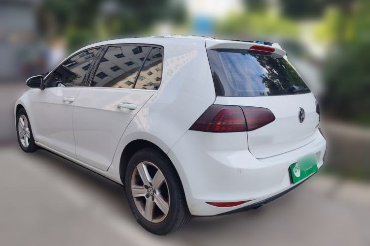 Used Volkswagen Golf 2015 1.4TSI Automatic Luxury Model Rear Left 45 Deg
