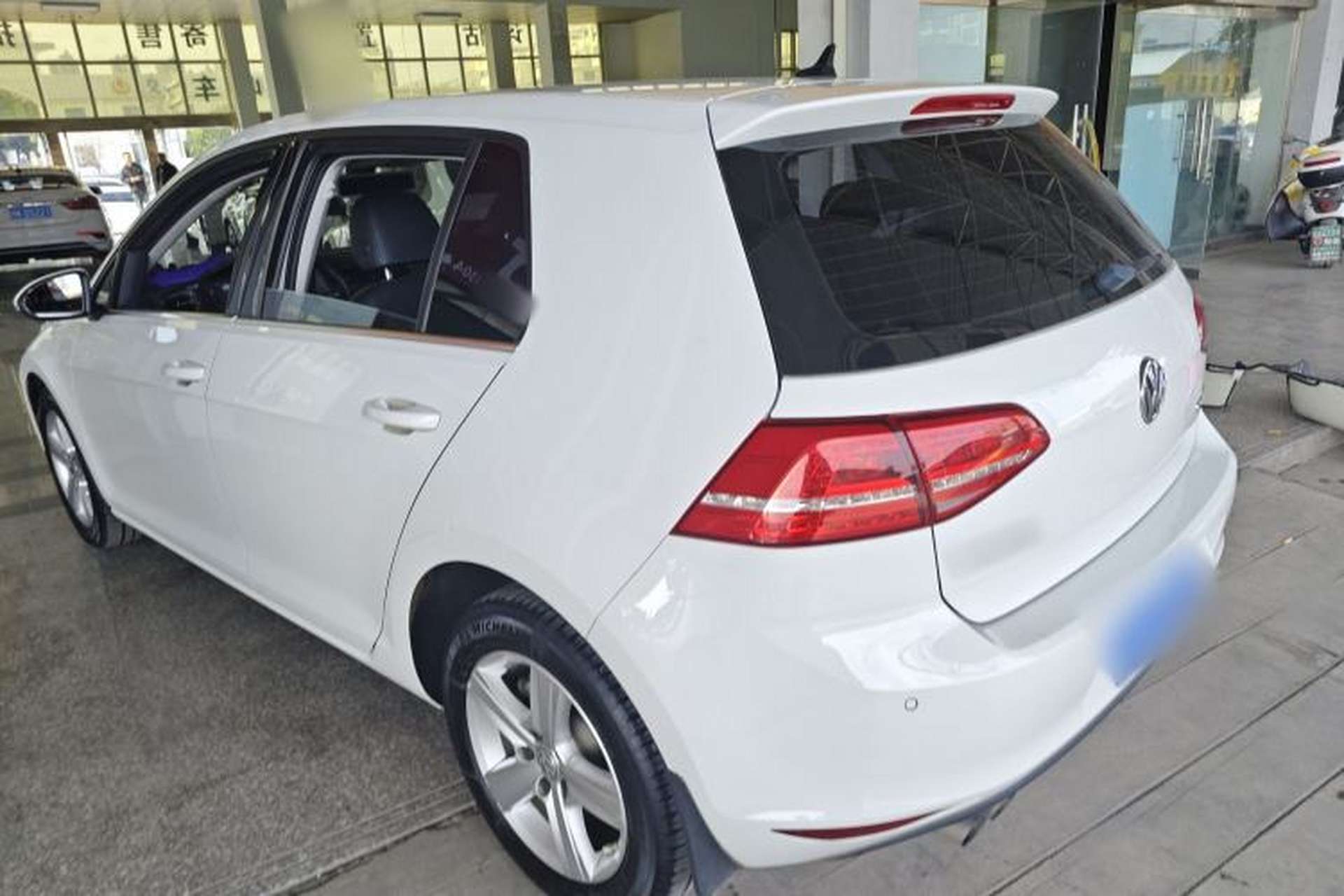 Used Volkswagen Golf 2015 1.4TSI Automatic Luxury Model Rear Left 45 Deg