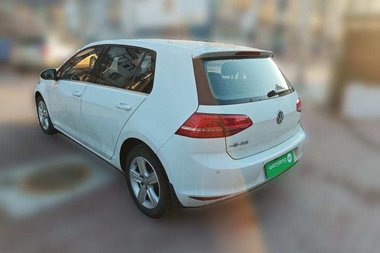 Used Volkswagen Golf 2015 1.6L Automatic Comfort Model Rear Left 45 Deg