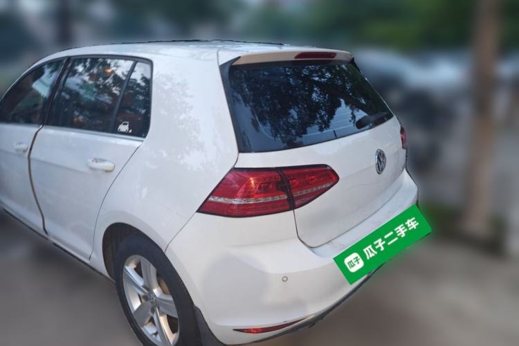 Used Volkswagen Golf 2015 1.4TSI Automatic Luxury Model Rear Left 45 Deg