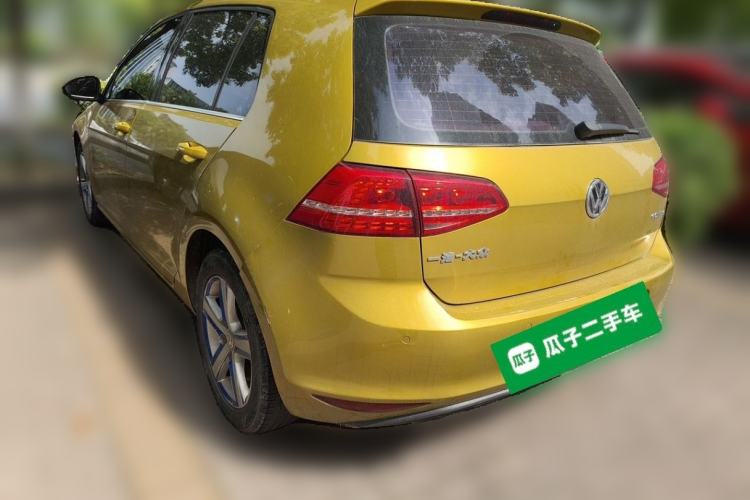 Used Volkswagen Golf 2015 1.4TSI Automatic Luxury Model Rear Left 45 Deg