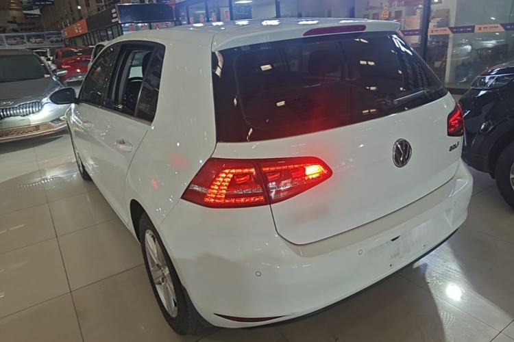 Used Volkswagen Golf 2015 1.6L Automatic Comfort Model Rear Left 45 Deg
