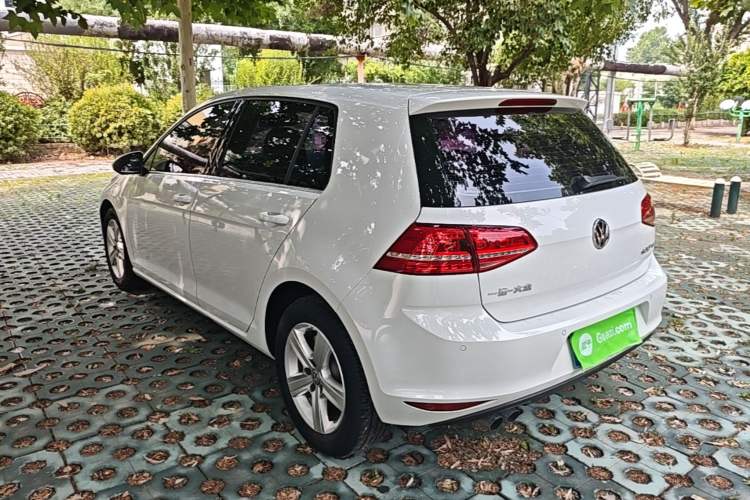 Used Volkswagen Golf 2015 1.4TSI Automatic Comfort Model Rear Left 45 Deg