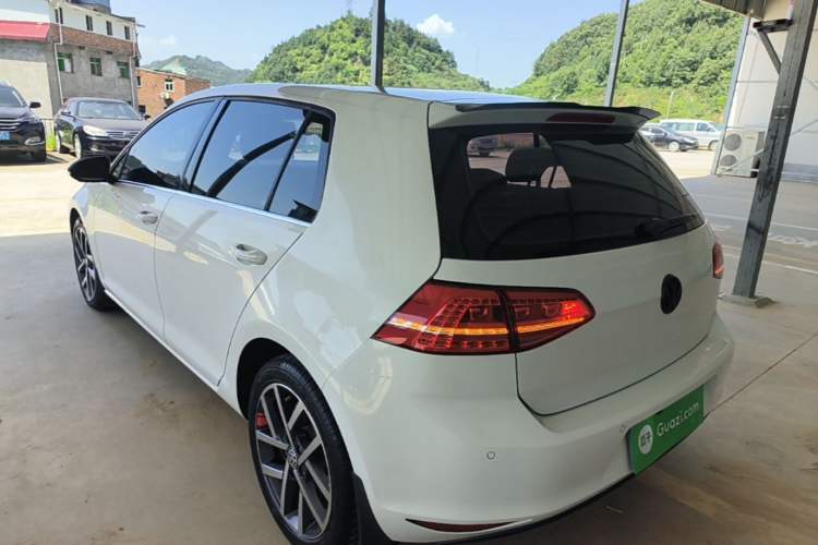 Used Volkswagen Golf 2015 1.6L Automatic Comfort Model Rear Left 45 Deg