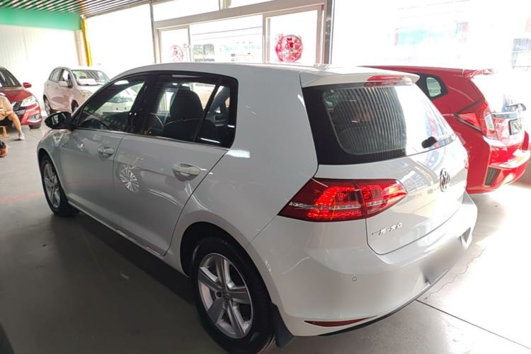 Used Volkswagen Golf 2015 1.6L Automatic Comfort Model Rear Left 45 Deg
