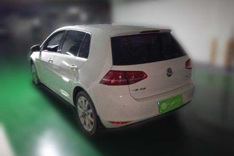Used Volkswagen Golf 2015 1.4TSI Automatic Flagship Model Rear Left 45 Deg