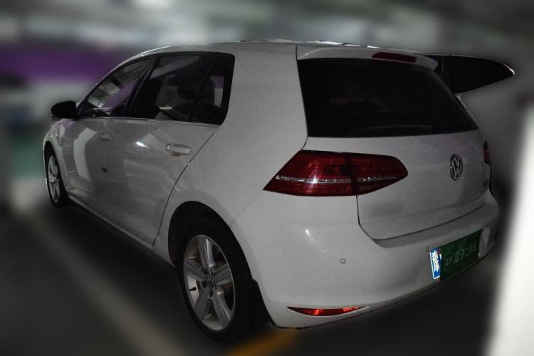 Used Volkswagen Golf 2015 1.4TSI Automatic Luxury Model Rear Left 45 Deg