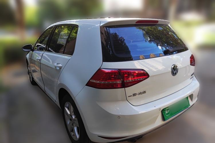 Used Volkswagen Golf 2015 1.4TSI Automatic Luxury Model Rear Left 45 Deg