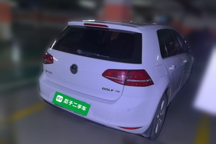 Used Volkswagen Golf 2015 1.4TSI Automatic Luxury Model Rear Right 45 Deg