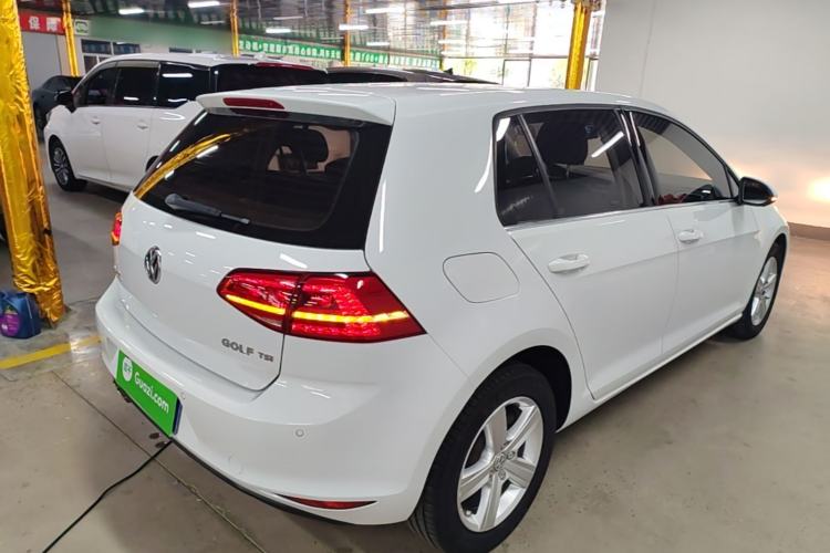 Used Volkswagen Golf 2015 1.4TSI Automatic Luxury Model Rear Right 45 Deg