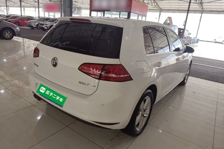 Used Volkswagen Golf 2015 1.4TSI Automatic Luxury Model Rear Right 45 Deg