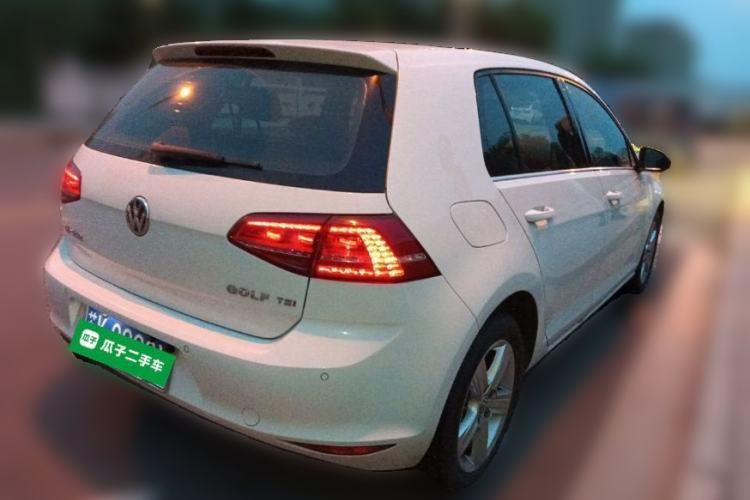 Used Volkswagen Golf 2015 1.4TSI Automatic Luxury Model Rear Right 45 Deg
