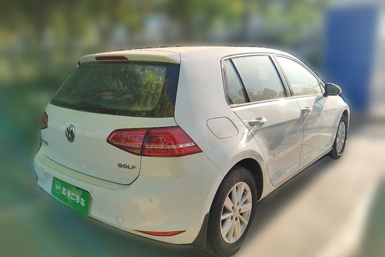 Used Volkswagen Golf 2015 1.6L Automatic Fashion Model Rear Right 45 Deg