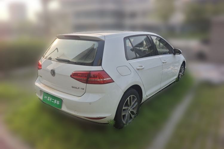 Used Volkswagen Golf 2015 1.4TSI Automatic Luxury Model Rear Right 45 Deg
