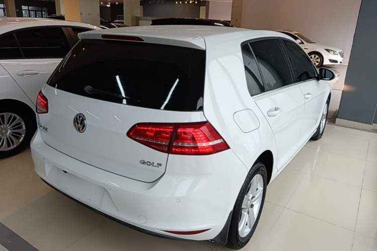 Used Volkswagen Golf 2015 1.6L Automatic Comfort Model Rear Right 45 Deg