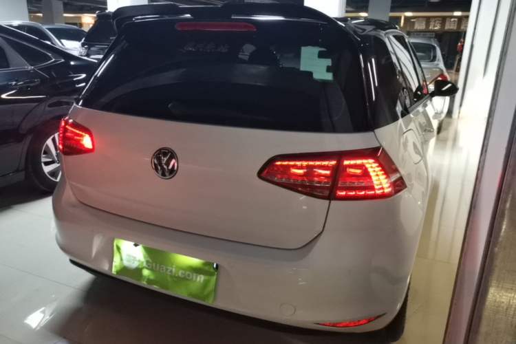 Used Volkswagen Golf 2015 1.6L Manual Fashion Edition Rear Right 45 Deg