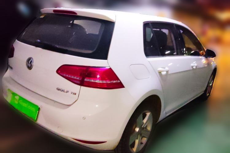 Used Volkswagen Golf 2015 1.4TSI Automatic Comfort Model Rear Right 45 Deg