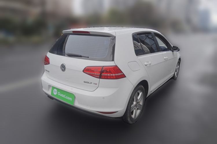 Used Volkswagen Golf 2015 1.4TSI Automatic Luxury Model Rear Right 45 Deg