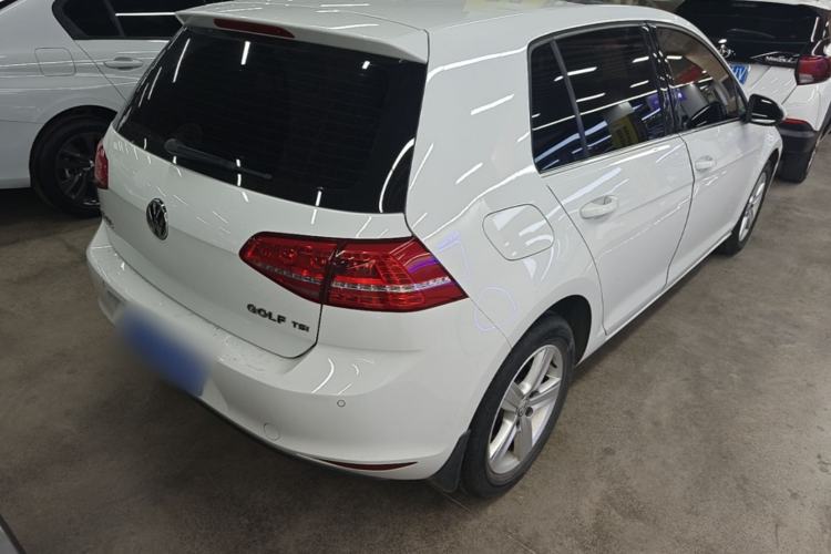Used Volkswagen Golf 2015 1.4TSI Automatic Luxury Model Rear Right 45 Deg