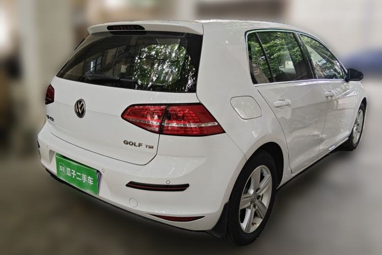 Used Volkswagen Golf 2015 1.4TSI Automatic Luxury Model Rear Right 45 Deg