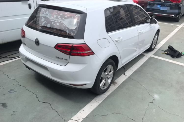 Used Volkswagen Golf 2015 1.4TSI Automatic Luxury Model Rear Right 45 Deg
