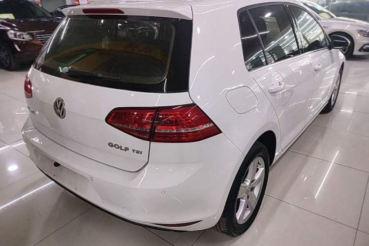 Used Volkswagen Golf 2015 1.4TSI Automatic Comfort Model Rear Right 45 Deg