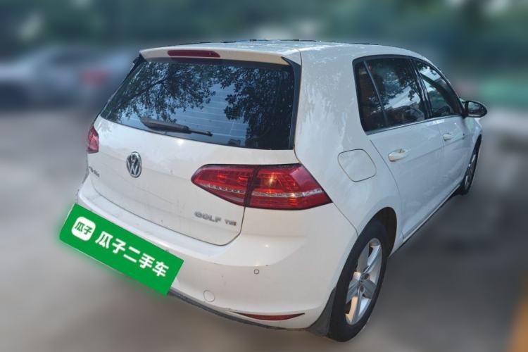 Used Volkswagen Golf 2015 1.4TSI Automatic Luxury Model Rear Right 45 Deg