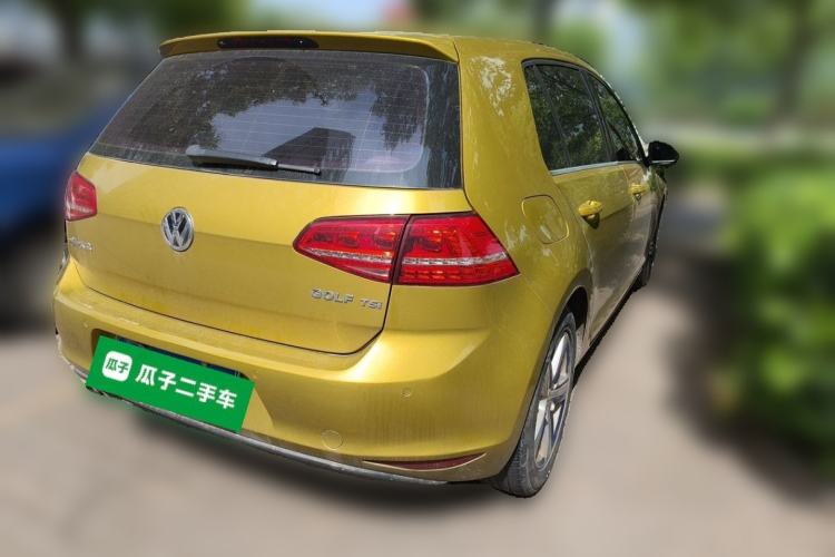 Used Volkswagen Golf 2015 1.4TSI Automatic Luxury Model Rear Right 45 Deg
