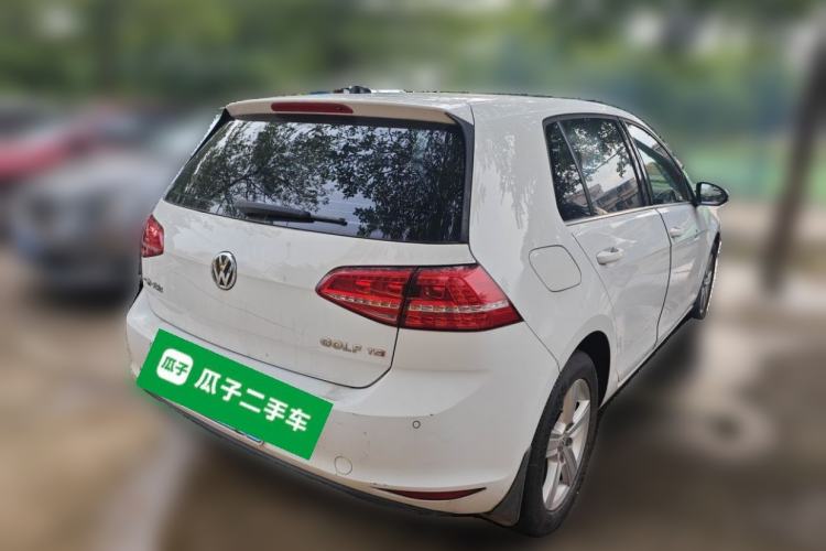 Used Volkswagen Golf 2015 1.4TSI Automatic Luxury Model Rear Right 45 Deg