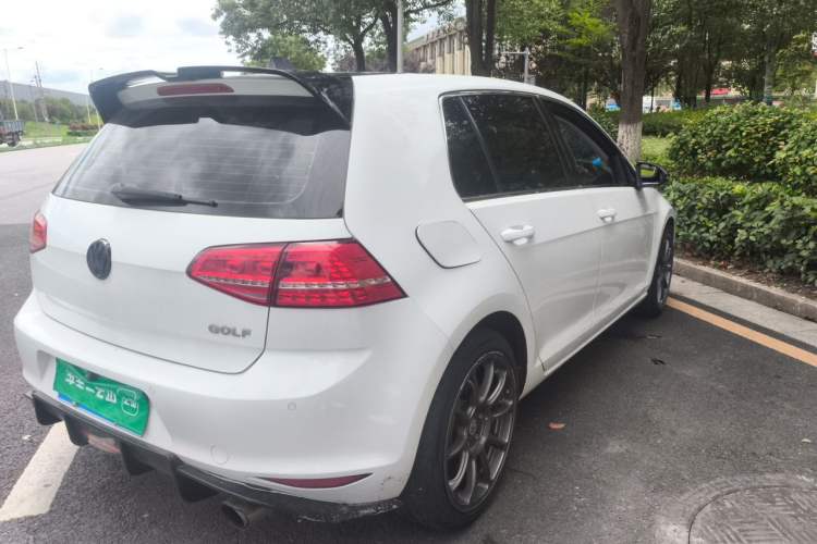 Used Volkswagen Golf 2015 1.6L Automatic Fashion Model Rear Right 45 Deg