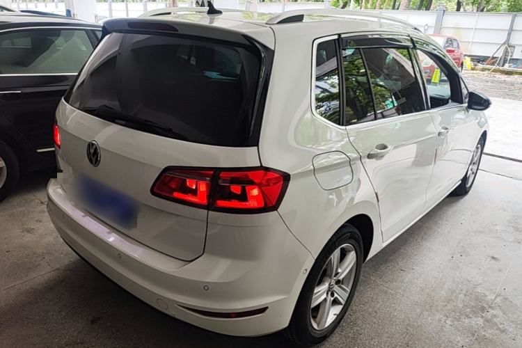 Used Volkswagen Golf 2015 1.4TSI Sportsvan Rear Right 45 Deg