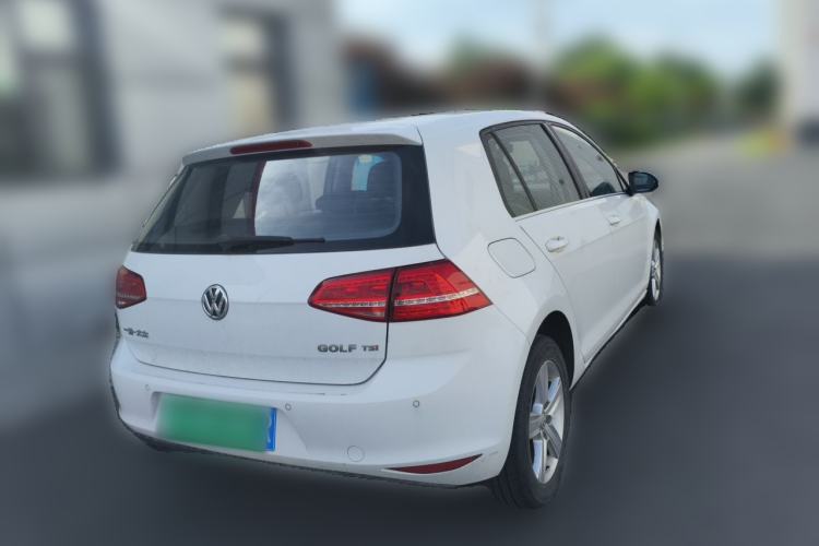 Used Volkswagen Golf 2015 1.4TSI Automatic Luxury Model Rear Right 45 Deg