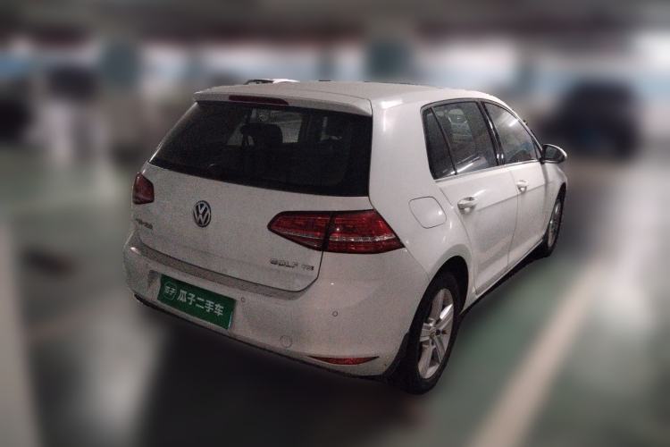Used Volkswagen Golf 2015 1.4TSI Automatic Luxury Model Rear Right 45 Deg
