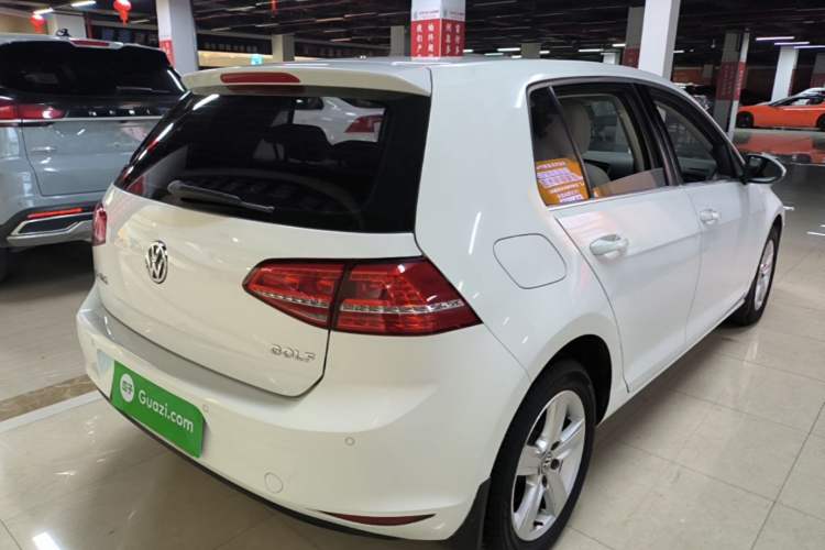 Used Volkswagen Golf 2015 1.6L Automatic Comfort Model Rear Right 45 Deg