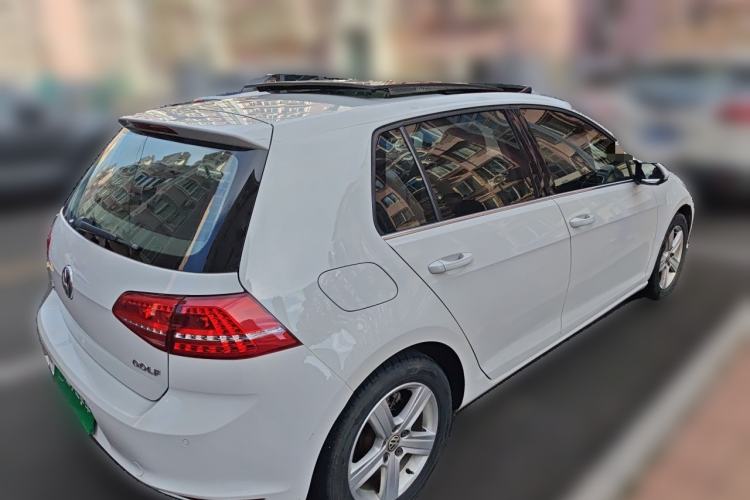 Used Volkswagen Golf 2015 1.6L Automatic Comfort Model Rear Right 45 Deg