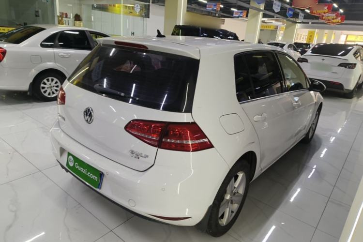 Used Volkswagen Golf 2015 1.4TSI Automatic Luxury Model Rear Right 45 Deg