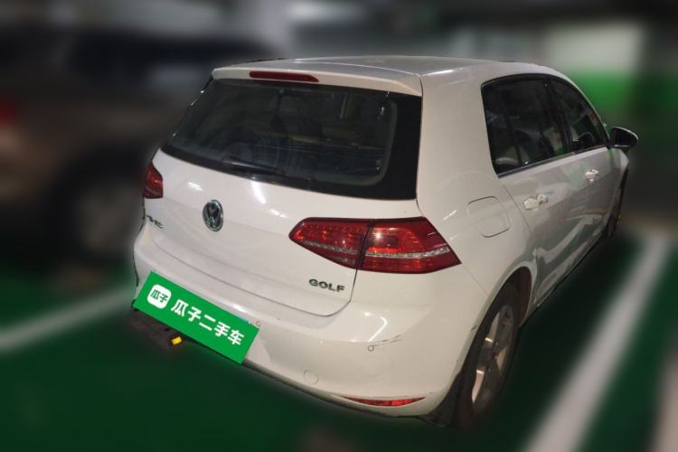Used Volkswagen Golf 2015 1.6L Automatic Fashion Model Rear Right 45 Deg