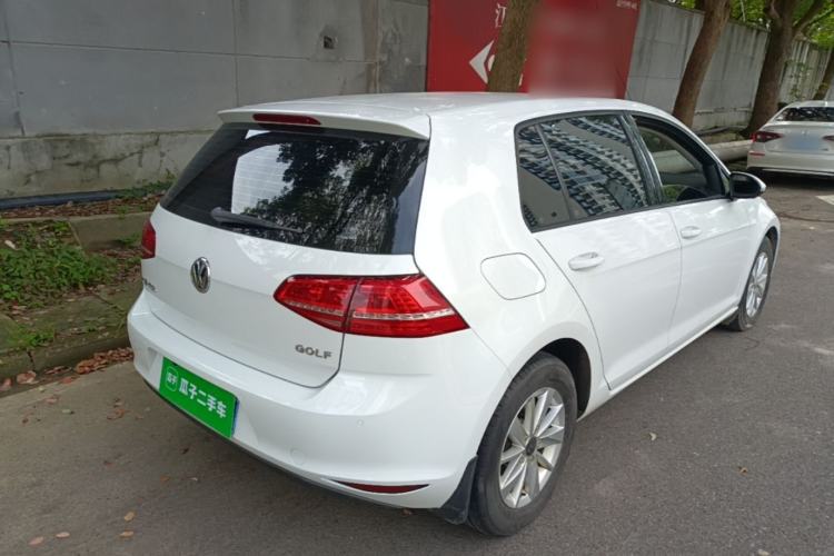 Used Volkswagen Golf 2015 1.6L Automatic Fashion Model Rear Right 45 Deg