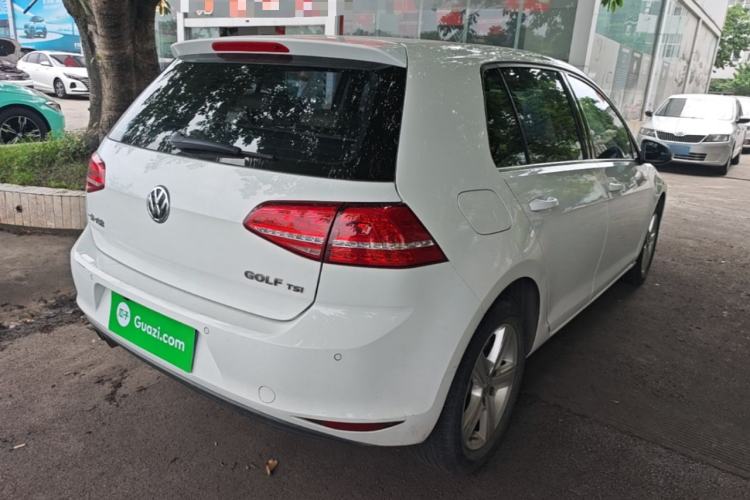 Used Volkswagen Golf 2015 1.4TSI Automatic Luxury Model Rear Right 45 Deg