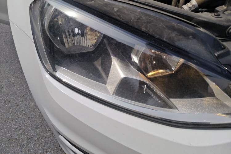 Used Volkswagen Golf 2015 1.4TSI Automatic Comfort Model Right Front Headlight
