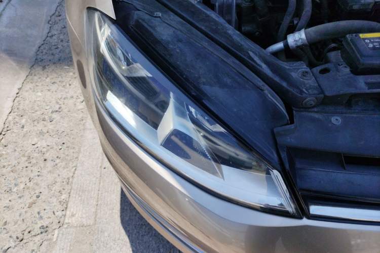 Used Volkswagen Golf 2015 1.4TSI Automatic Luxury Model Right Front Headlight