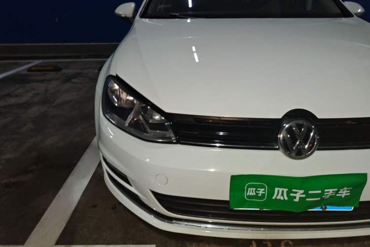 Used Volkswagen Golf 2015 1.4TSI Automatic Luxury Model Right Front Headlight