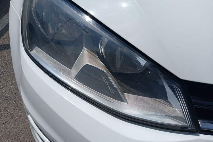 Used Volkswagen Golf 2015 1.6L Automatic Comfort Model Right Front Headlight