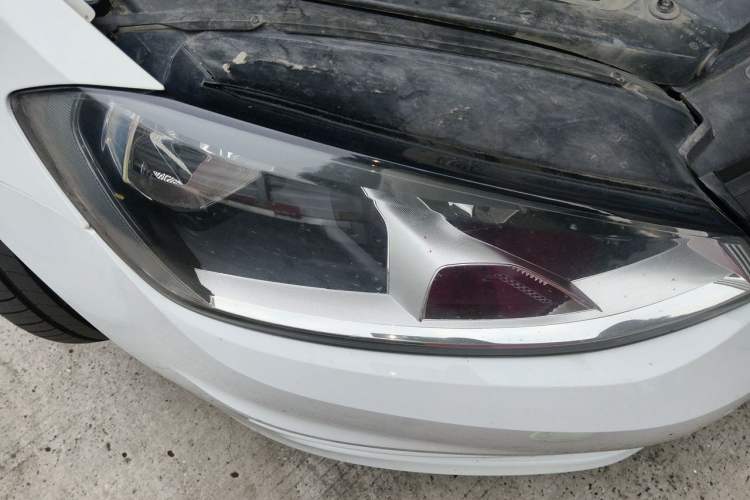 Used Volkswagen Golf 2015 1.4TSI Automatic Comfort Model Right Front Headlight