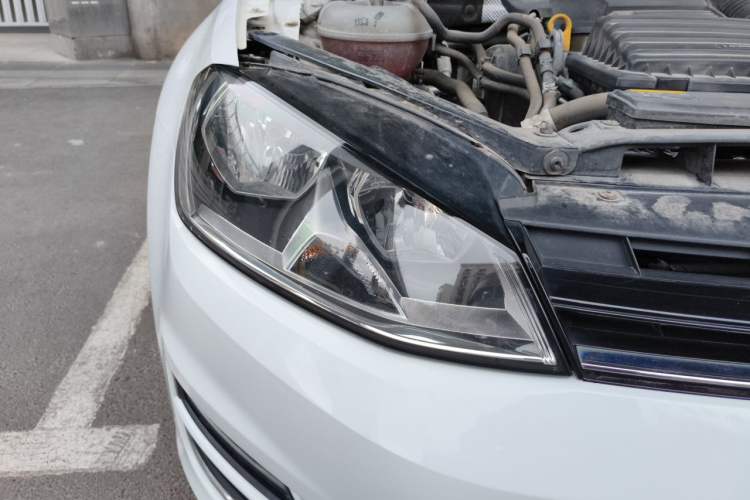 Used Volkswagen Golf 2015 1.4TSI Automatic Comfort Model Right Front Headlight